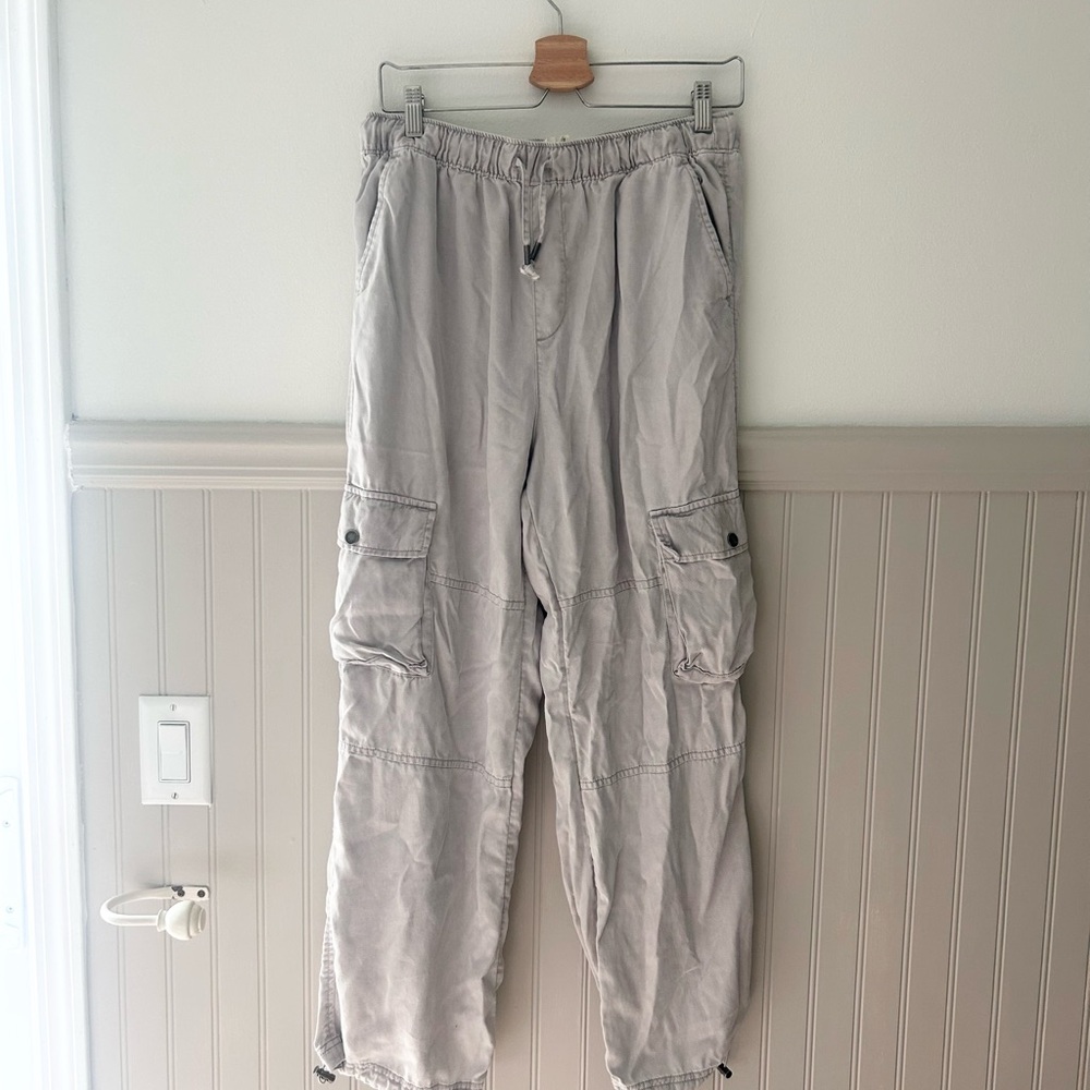 🌿 C&C California Women’s Size Large Gray Cargo Pants - Picture 8 of 8